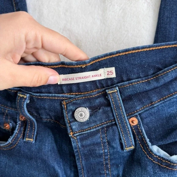 Levi’s Ribcage Straight Ankle Jeans Size 25 Dark Wash - Picture 5 of 8